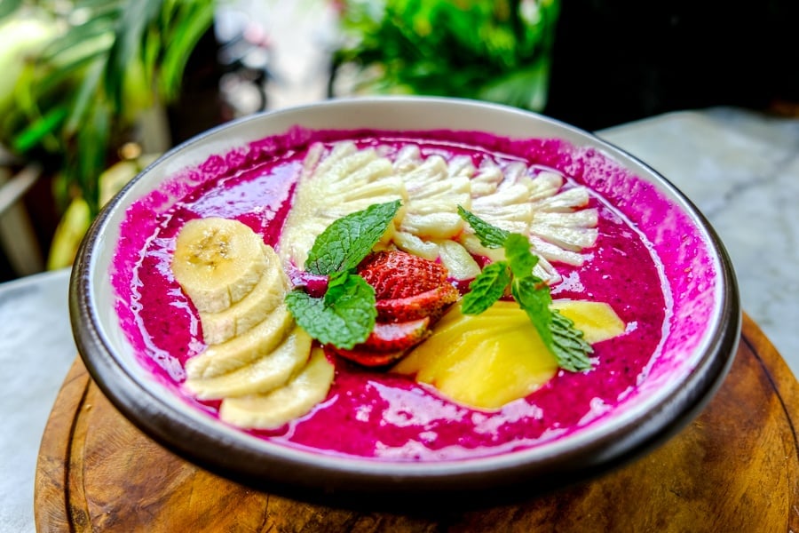 Sanur fruit smoothie bowl