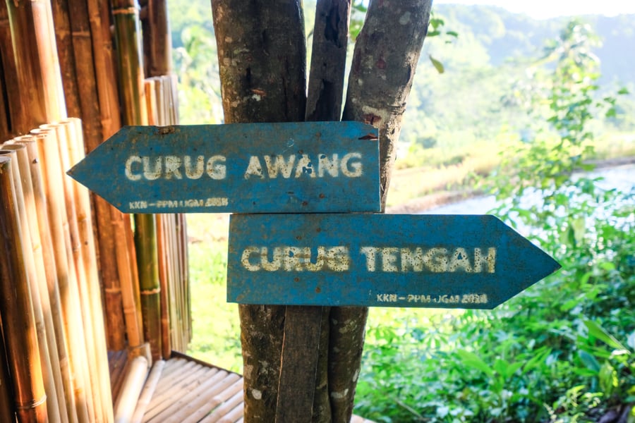 Direction Sign Curug Awang Tengah