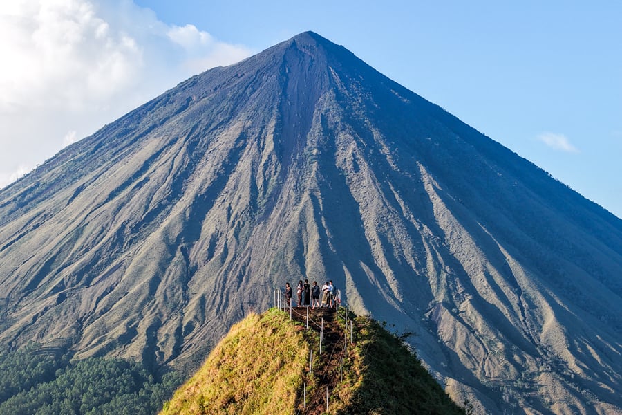 Avatar hill Watu Nari Wowo viewpoint Inerie drone