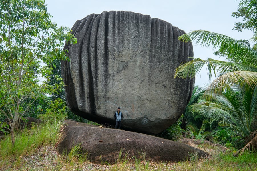 Another very big rock at Batu Belimbing Kelabat